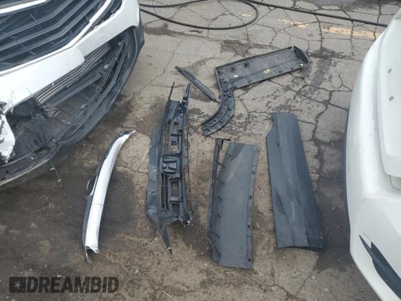 ✅ 2017 Honda Civic LX • VIN: 19XFC2F56HE032583 • Lot: 81616255. Wystawiony na Copart z przebiegiem 86 058 mil. Bezpłatny archiwum sprzedaży aukcyjnych z USA i szczegółowy raport historii pojazdu na DreamBid. Zdjęcie 12.