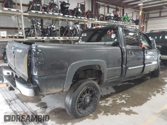 ✅ 2006 Chevrolet Silverado 2500HD LT1 • VIN: 1GCHK23DX6F210487 • Lot: 40915744. Listed on IAAI with Not provided. Free auction sales archive from the USA and detailed vehicle history report at DreamBid. Image 4.
