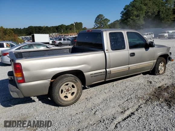 ✅ 1999 Chevrolet Silverado 1500 LS • VIN: 2GCEC19V8X1129832 • Лот: 82515275. Опубликован ранее на Copart с пробегом 186 064 миль. Бесплатный доступ к архиву аукционных продаж из США и подробный отчёт об истории автомобиля на DreamBid. Изображение 3.