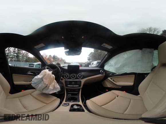 ✅ 2019 Mercedes-Benz CLA 250 • VIN: WDDSJ4GB8KN763867 • Lot: 41497074. Wystawiony na IAAI z przebiegiem 39 448 mil. Bezpłatny archiwum sprzedaży aukcyjnych z USA i szczegółowy raport historii pojazdu na DreamBid. Zdjęcie 18.