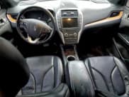 ✅ 2017 Lincoln MKC Reserve • VIN: 5LMCJ3D93HUL03680 • Lot: 95403155. Wystawiony na Copart z przebiegiem 66 428 mil. Bezpłatny archiwum sprzedaży aukcyjnych z USA i szczegółowy raport historii pojazdu na DreamBid. Zdjęcie 8.