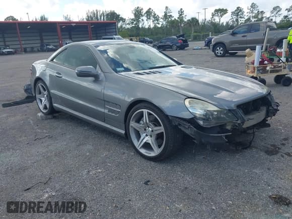 ✅ 2009 Mercedes-Benz SL 550 • VIN: WDBSK71F59F143498 • Lot: 43793824. Wystawiony na IAAI z przebiegiem 91 446 mil. Bezpłatny archiwum sprzedaży aukcyjnych z USA i szczegółowy raport historii pojazdu na DreamBid. Zdjęcie 1.