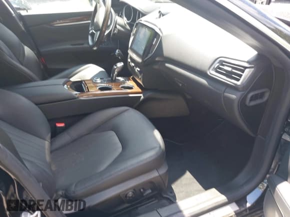 ✅ 2019 Maserati Ghibli S Q4 • VIN: ZAM57YTA5K1308522 • Лот: 42771350. Опубликован ранее на IAAI с пробегом 21 909 миль. Бесплатный доступ к архиву аукционных продаж из США и подробный отчёт об истории автомобиля на DreamBid. Изображение 5.