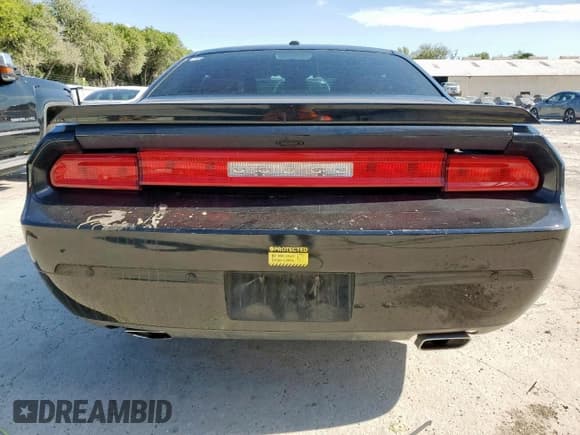 ✅ 2013 Dodge Challenger R/T Classic • VIN: 2C3CDYBT4DH685861 • Lot: 67073485. Wystawiony na Copart z przebiegiem 119 710 mil. Bezpłatny archiwum sprzedaży aukcyjnych z USA i szczegółowy raport historii pojazdu na DreamBid. Zdjęcie 6.