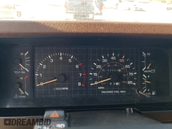 ✅ 1984 Toyota Pickup SR5 • VIN: JT4RN56SXE5012665 • Lot: 74031314. Wystawiony na Copart z przebiegiem 293 322 mil. Bezpłatny archiwum sprzedaży aukcyjnych z USA i szczegółowy raport historii pojazdu na DreamBid. Zdjęcie 9.