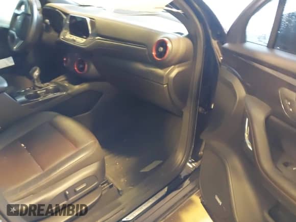 2020 Chevrolet Blazer RS z VIN 3GNKBKRS7LS654887, wystawiony jako IAAI lot #43384861 z przebiegiem 68 542 mil mil oraz . Historia ofert i sprzedaży dostępna na DreamBid. Obrazek 5.