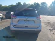 ✅ 2015 Nissan Rogue S • VIN: KNMAT2MV6FP538926 • Lot: 43138570. Wystawiony na IAAI z przebiegiem 114 215 mil. Bezpłatny archiwum sprzedaży aukcyjnych z USA i szczegółowy raport historii pojazdu na DreamBid. Zdjęcie 16.