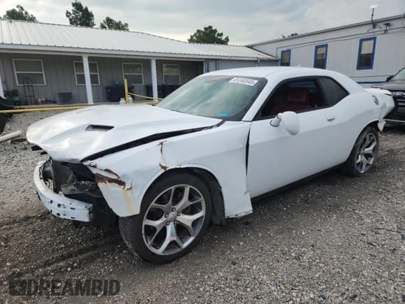 ✅ 2015 Dodge Challenger SXT Plus • VIN: 2C3CDZBG9FH723998 • Lot: 81340545. Wystawiony na Copart z przebiegiem 165 647 mil. Bezpłatny archiwum sprzedaży aukcyjnych z USA i szczegółowy raport historii pojazdu na DreamBid. Zdjęcie 1.