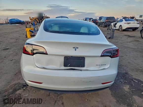 ✅ 2023 Tesla Model 3 Long Range • VIN: 5YJ3E1EB9PF632778 • Lot: 96337845. Wystawiony na Copart z przebiegiem Nie podano. Bezpłatny archiwum sprzedaży aukcyjnych z USA i szczegółowy raport historii pojazdu na DreamBid. Zdjęcie 6.