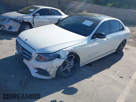 ✅ 2020 Mercedes-Benz E 450 • VIN: WDDZF6JB7LA707304 • Lot: 42665956. Wystawiony na IAAI z przebiegiem 29 533 mil. Bezpłatny archiwum sprzedaży aukcyjnych z USA i szczegółowy raport historii pojazdu na DreamBid. Zdjęcie 18.