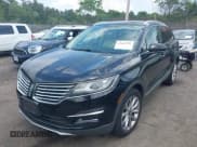 ✅ 2016 Lincoln MKC Select • VIN: 5LMCJ2D97GUJ26611 • Lot: 42462595. Wystawiony na IAAI z przebiegiem Nie podano. Bezpłatny archiwum sprzedaży aukcyjnych z USA i szczegółowy raport historii pojazdu na DreamBid. Zdjęcie 2.