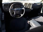 ✅ 2003 Chevrolet S-10 LS • VIN: 1GCDT13X43K136552 • Лот: 47115415. Опубликован ранее на Copart с пробегом 193 022 миль. Бесплатный доступ к архиву аукционных продаж из США и подробный отчёт об истории автомобиля на DreamBid. Изображение 8.