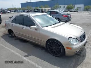 ✅ 2001 Mercedes-Benz C 230/260/280/320 • VIN: WDBRF61J61F108121 • Lot: 41985853. Wystawiony na IAAI z przebiegiem 175 305 mil. Bezpłatny archiwum sprzedaży aukcyjnych z USA i szczegółowy raport historii pojazdu na DreamBid. Zdjęcie 1.