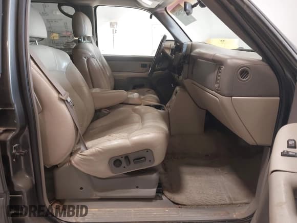 ✅ 2001 Chevrolet Suburban LS • VIN: 3GNEC16T21G222550 • Лот: 41371629. Опубликован ранее на IAAI с пробегом 261 681 миль. Бесплатный доступ к архиву аукционных продаж из США и подробный отчёт об истории автомобиля на DreamBid. Изображение 5.