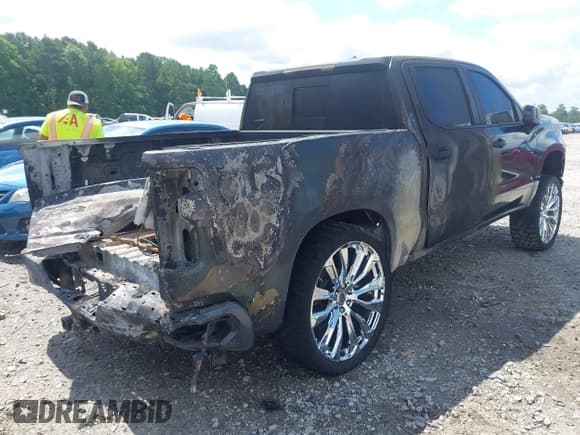 ✅ 2020 Chevrolet Silverado 1500 RST • VIN: 1GCUYEED3LZ113721 • Lot: 42639134. Wystawiony na IAAI z przebiegiem 228 411 mil. Bezpłatny archiwum sprzedaży aukcyjnych z USA i szczegółowy raport historii pojazdu na DreamBid. Zdjęcie 4.