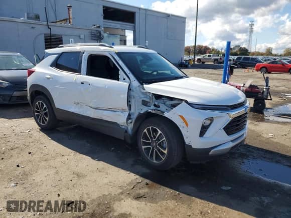 ✅ 2025 Chevrolet TrailBlazer LT • VIN: KL79MPSL1SB216956 • Лот: 90844985. Размещён на Copart с пробегом 8 778 миль миль. Получите бесплатный доступ к архиву аукционных продаж из США и посмотрите подробный отчёт об истории автомобиля на DreamBid. Изображение 4.