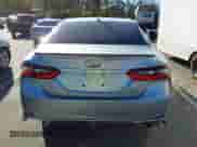 2022 Toyota Camry SE z VIN 4T1G11AKXNU712139, wystawiony jako IAAI lot #43506666 z przebiegiem 13 941 mil mil oraz . Historia ofert i sprzedaży dostępna na DreamBid. Obrazek 16.