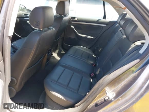 ✅ 2006 Volkswagen Jetta 2.5L • VIN: 3VWRG71K96M627407 • Лот: 42815875. Опубликован ранее на IAAI с пробегом 176 750 миль. Бесплатный доступ к архиву аукционных продаж из США и подробный отчёт об истории автомобиля на DreamBid. Изображение 8.