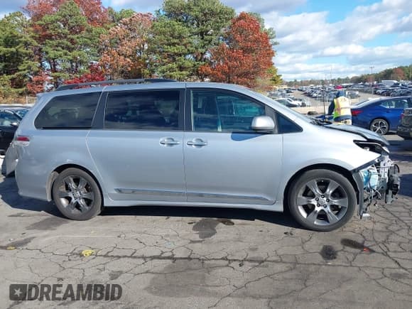 ✅ 2015 Toyota Sienna SE • VIN: 5TDXK3DC8FS541429 • Lot: 43612155. Listed on IAAI with 187,948 mi. Free auction sales archive from the USA and detailed vehicle history report at DreamBid. Image 14.
