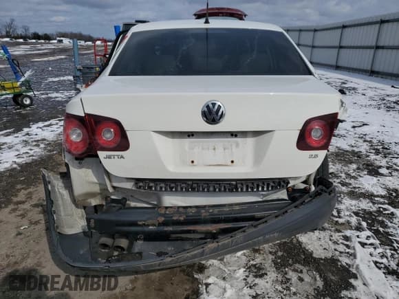 ✅ 2010 Volkswagen Jetta Limited Edition • VIN: 3VWAZ7AJ5AM156167 • Lot: 46080995. Wystawiony na Copart z przebiegiem 165 621 mil. Bezpłatny archiwum sprzedaży aukcyjnych z USA i szczegółowy raport historii pojazdu na DreamBid. Zdjęcie 6.