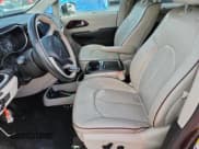 ✅ 2017 Chrysler Pacifica Limited • VIN: 2C4RC1GGXHR668736 • Lot: 91104045. Wystawiony na Copart z przebiegiem 114 865 mil. Bezpłatny archiwum sprzedaży aukcyjnych z USA i szczegółowy raport historii pojazdu na DreamBid. Zdjęcie 7.