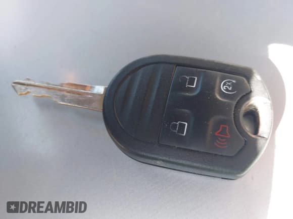 ✅ 2012 Ford F-250 XL • VIN: 1FT7W2B65CEC25578 • Lot: 43572341. Wystawiony na IAAI z przebiegiem 190 608 mil. Bezpłatny archiwum sprzedaży aukcyjnych z USA i szczegółowy raport historii pojazdu na DreamBid. Zdjęcie 11.