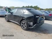 ✅ 2024 Toyota bZ4X XLE • VIN: JTMABACA7RA079375 • Lot: 43310845. Wystawiony na IAAI z przebiegiem 33 574 mil. Bezpłatny archiwum sprzedaży aukcyjnych z USA i szczegółowy raport historii pojazdu na DreamBid. Zdjęcie 3.