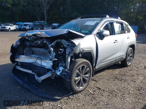 ✅ 2025 Toyota RAV4 Hybrid XLE Premium • VIN: JTMB6RFV6SD153783 • Лот: 43341098. Опубликован ранее на IAAI с пробегом 17 407 миль. Бесплатный доступ к архиву аукционных продаж из США и подробный отчёт об истории автомобиля на DreamBid. Изображение 2.