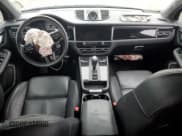 ✅ 2023 Porsche Macan S • VIN: WP1AG2A53PLB35244 • Lot: 86652595. Wystawiony na Copart z przebiegiem Nie podano. Bezpłatny archiwum sprzedaży aukcyjnych z USA i szczegółowy raport historii pojazdu na DreamBid. Zdjęcie 8.