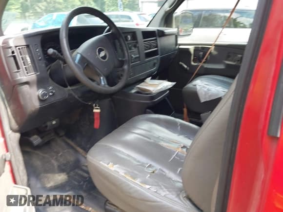 ✅ 2009 Chevrolet Express Cargo • VIN: 1GCGG25C491139774 • Lot: 42841666. Listed on IAAI with 216,598 mi. Free auction sales archive from the USA and detailed vehicle history report at DreamBid. Image 5.