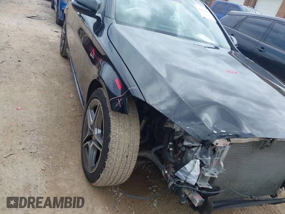 ✅ 2019 Mercedes-Benz C 43 AMG • VIN: 55SWF6EB0KU287879 • Lot: 42863581. Listed on IAAI with 61,392 mi. Free auction sales archive from the USA and detailed vehicle history report at DreamBid. Image 18.