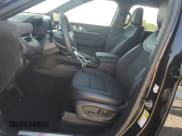 ✅ 2025 Ford Explorer ST-Line • VIN: 1FMUK8KHXSGB37949 • Lot: 84734655. Wystawiony na Copart z przebiegiem 15 937 mil. Bezpłatny archiwum sprzedaży aukcyjnych z USA i szczegółowy raport historii pojazdu na DreamBid. Zdjęcie 7.