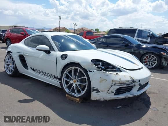 ✅ 2025 Porsche Cayman • VIN: WP0AA2A83SK255637 • Lot: 42218504. Listed on IAAI with 3,130 mi. Free auction sales archive from the USA and detailed vehicle history report at DreamBid. Image 6.