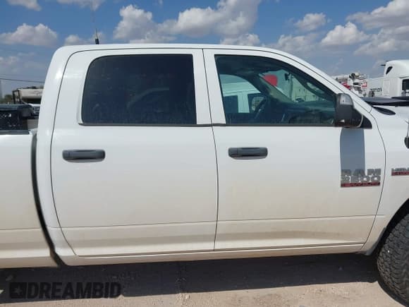✅ 2018 Ram 2500 Tradesman • VIN: 3C6UR5HJ6JG378765 • Лот: 43004424. Опубликован ранее на IAAI с пробегом 185 447 миль. Бесплатный доступ к архиву аукционных продаж из США и подробный отчёт об истории автомобиля на DreamBid. Изображение 13.