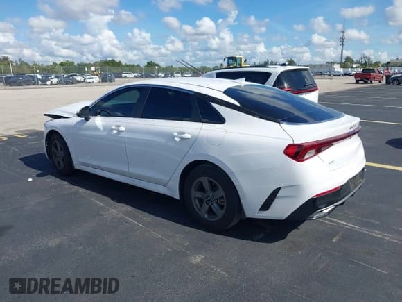 ✅ 2024 Kia K5 LXS • VIN: 5XXG14J22RG237572 • Lot: 42578921. Wystawiony na IAAI z przebiegiem 30 508 mil. Bezpłatny archiwum sprzedaży aukcyjnych z USA i szczegółowy raport historii pojazdu na DreamBid. Zdjęcie 3.