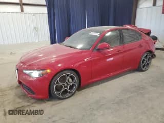 ✅ 2022 Alfa Romeo Giulia Veloce • VIN: ZARFAMBN7N7655042 • Lot: 53232075. Listed on Copart with 20,975 mi. Free auction sales archive from the USA and detailed vehicle history report at DreamBid. Image 1.