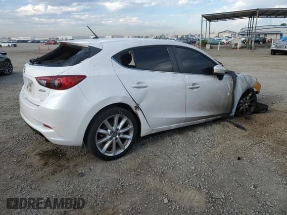 ✅ 2017 Mazda 3 Touring • VIN: 3MZBN1L72HM101104 • Lot: 87090025. Wystawiony na Copart z przebiegiem Nie podano. Bezpłatny archiwum sprzedaży aukcyjnych z USA i szczegółowy raport historii pojazdu na DreamBid. Zdjęcie 3.