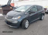 ✅ 2020 Chevrolet Bolt EV LT • VIN: 1G1FY6S07L4124002 • Lot: 43740535. Wystawiony na IAAI z przebiegiem 68 931 mil. Bezpłatny archiwum sprzedaży aukcyjnych z USA i szczegółowy raport historii pojazdu na DreamBid. Zdjęcie 17.