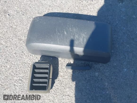 ✅ 2010 Dodge Caliber Mainstreet • VIN: 1B3CB3HA8AD672101 • Лот: 43231043. Опубликован ранее на IAAI с пробегом 105 375 миль. Бесплатный доступ к архиву аукционных продаж из США и подробный отчёт об истории автомобиля на DreamBid. Изображение 12.