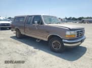 ✅ 1992 Ford F-150 • VIN: 1FTEX15N0NKB79843 • Lot: 62224305. Wystawiony na Copart z przebiegiem 184 855 mil. Bezpłatny archiwum sprzedaży aukcyjnych z USA i szczegółowy raport historii pojazdu na DreamBid. Zdjęcie 4.