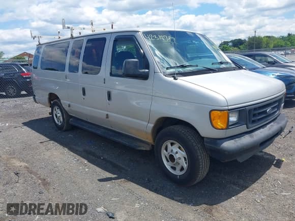 ✅ 2003 Ford Econoline Passenger XL • VIN: 1FBSS31L13HB82587 • Lot: 42314787. Listed on IAAI with 217,431 mi. Free auction sales archive from the USA and detailed vehicle history report at DreamBid. Image 1.