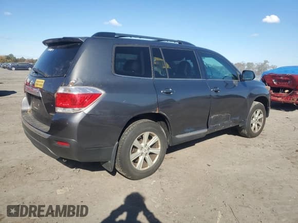 ✅ 2011 Toyota Highlander • VIN: 5TDBK3EH7BS076656 • Лот: 89656525. Опубликован ранее на Copart с пробегом 258 910 миль. Бесплатный доступ к архиву аукционных продаж из США и подробный отчёт об истории автомобиля на DreamBid. Изображение 3.