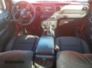 ✅ 2018 Jeep Wrangler Unlimited Sport S • VIN: 1C4HJXDN2JW204117 • Lot: 85501965. Wystawiony na Copart z przebiegiem 88 405 mil. Bezpłatny archiwum sprzedaży aukcyjnych z USA i szczegółowy raport historii pojazdu na DreamBid. Zdjęcie 8.