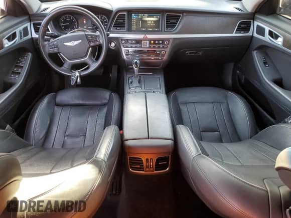 2015 Hyundai Genesis 5.0L z VIN KMHGN4JF4FU016533, wystawiony jako Copart lot #78250604 z przebiegiem 98 239 mil mil oraz Szkoda całkowita • Salvage title. Historia ofert i sprzedaży dostępna na DreamBid. Obrazek 8.