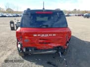 ✅ 2022 Ford Bronco Sport Outer Banks • VIN: 3FMCR9C68NRD13825 • Lot: 43620374. Wystawiony na IAAI z przebiegiem 40 181 mil. Bezpłatny archiwum sprzedaży aukcyjnych z USA i szczegółowy raport historii pojazdu na DreamBid. Zdjęcie 16.