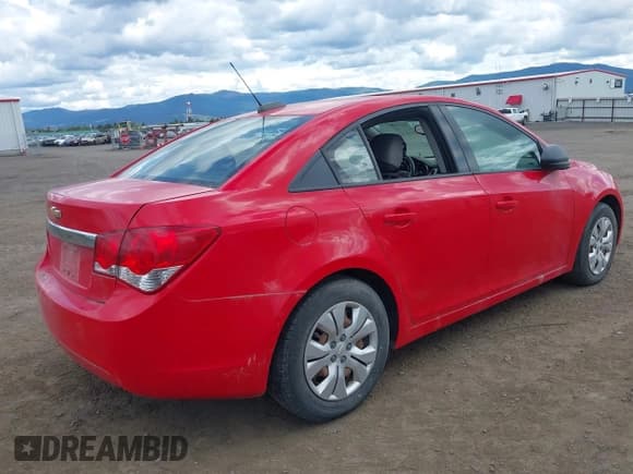✅ 2016 Chevrolet Cruze LS • VIN: 1G1PB5SG4G7218338 • Lot: 42228673. Listed on IAAI with 136,928 mi. Free auction sales archive from the USA and detailed vehicle history report at DreamBid. Image 4.