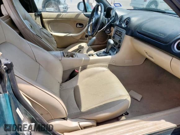 ✅ 2004 Mazda MX-5 Miata Cloth • VIN: JM1NB353740409400 • Lot: 70936675. Wystawiony na Copart z przebiegiem Nie podano. Bezpłatny archiwum sprzedaży aukcyjnych z USA i szczegółowy raport historii pojazdu na DreamBid. Zdjęcie 10.