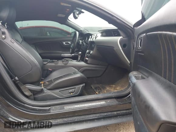 ✅ 2017 Ford Mustang GT • VIN: 1FA6P8CF9H5210203 • Lot: 42764857. Wystawiony na IAAI z przebiegiem 96 169 mil. Bezpłatny archiwum sprzedaży aukcyjnych z USA i szczegółowy raport historii pojazdu na DreamBid. Zdjęcie 5.