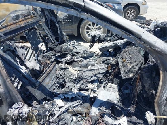 ✅ 2017 Jaguar XJ Portfolio • VIN: SAJWA2G79H8W12492 • Lot: 42529791. Listed on IAAI with Not provided. Free auction sales archive from the USA and detailed vehicle history report at DreamBid. Image 5.