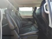 ✅ 2023 Chrysler Pacifica Hybrid Limited • VIN: 2C4RC1S73PR592377 • Lot: 81601845. Wystawiony na Copart z przebiegiem 62 225 mil. Bezpłatny archiwum sprzedaży aukcyjnych z USA i szczegółowy raport historii pojazdu na DreamBid. Zdjęcie 11.